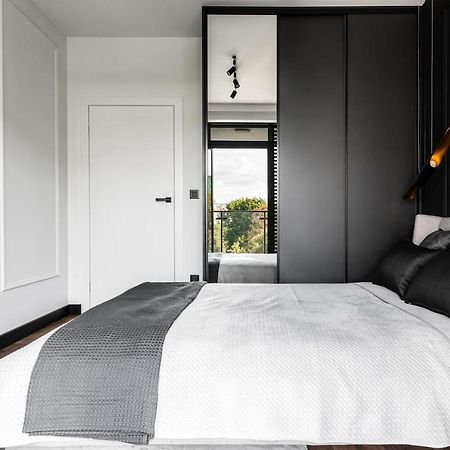 Stylowy Apartament W Centrum Poznania Exteriör bild